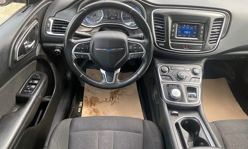 2015 Chrysler 200 Li...