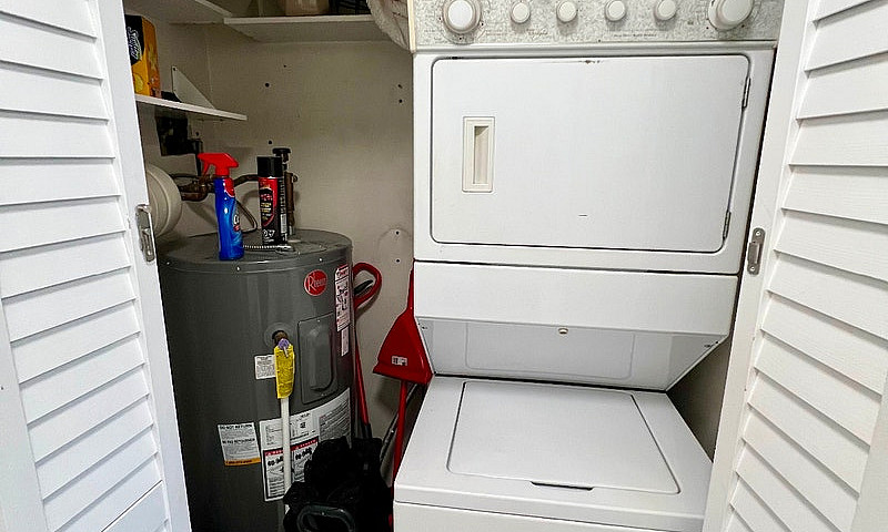 2 Bedroom Condo For ...