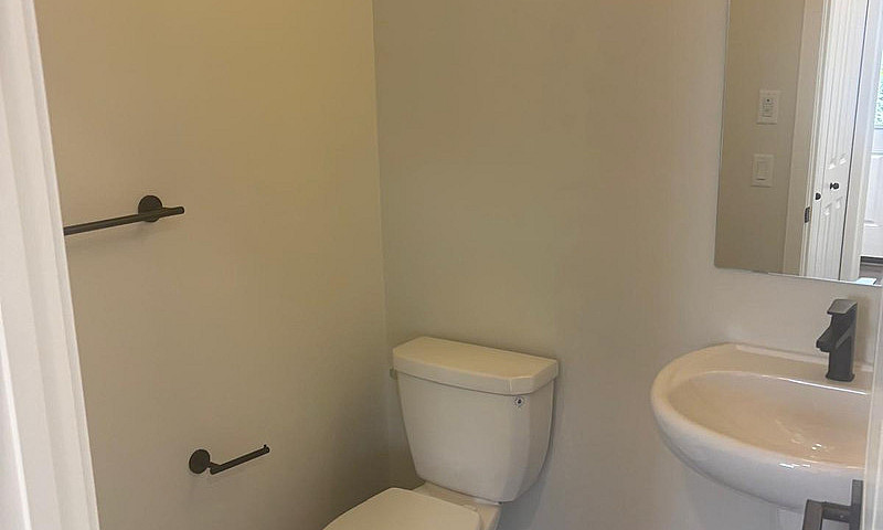 Spacious 6 Bed, 4 Ba...