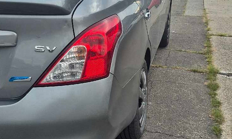 2014 Nissan Versa Sl...