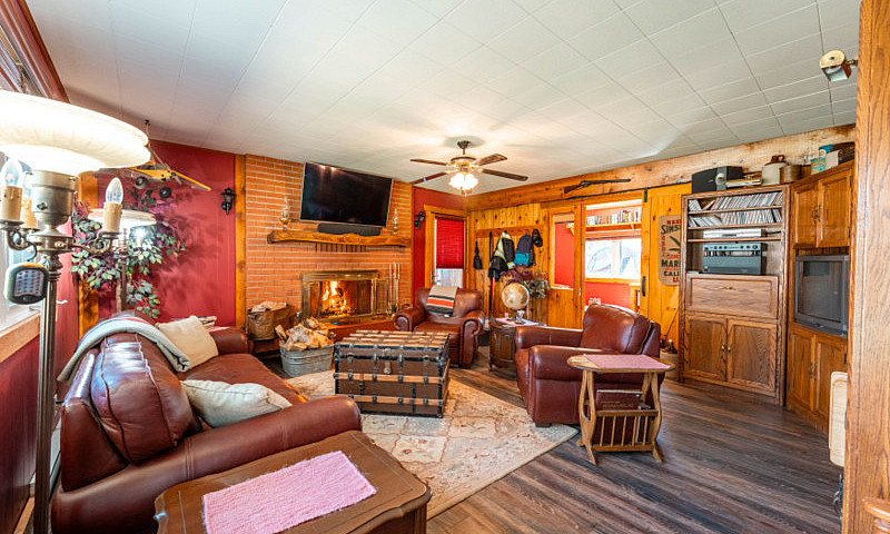 Falcon Lake Townsite...