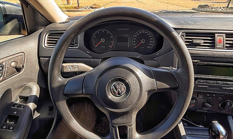 2012 Volkswagen Jett...