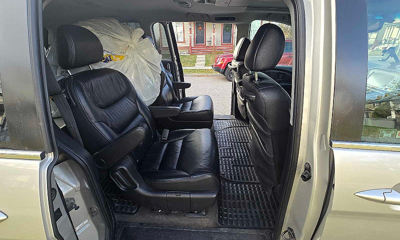 2006 Honda Odyssey...
