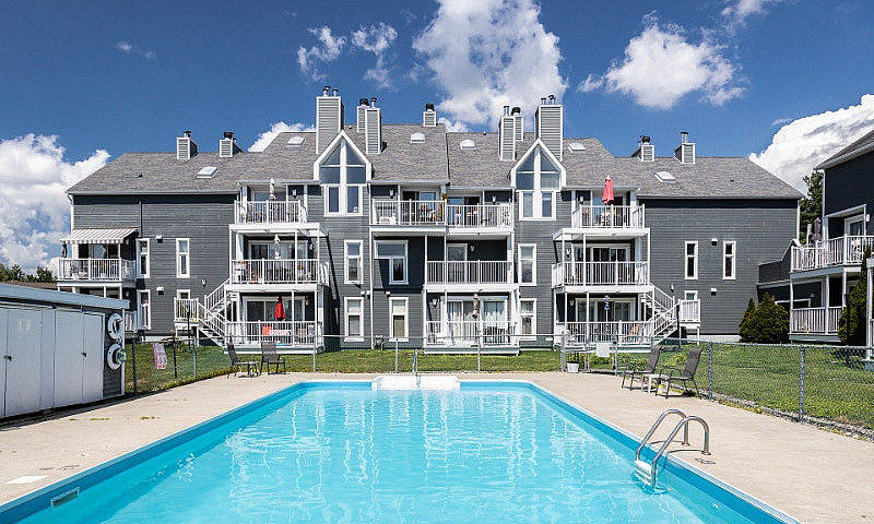 Condo À Vendre...