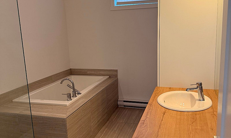 Condo 5 1/2 À Louer ...