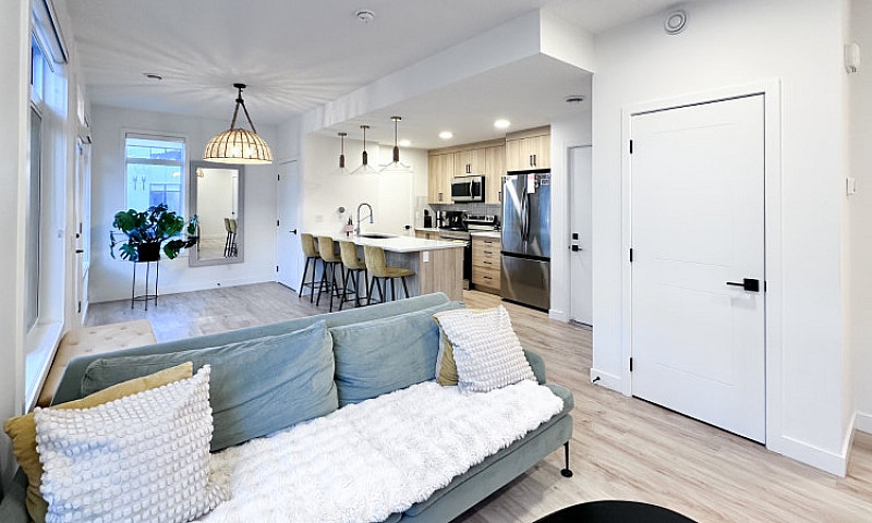 Modern 3-Bedroom, 2....
