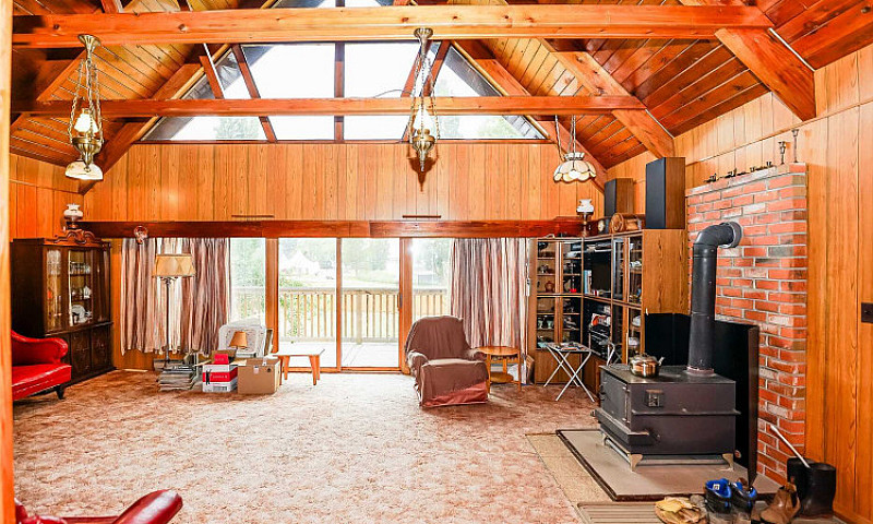 1416 Silver Sands Rd...