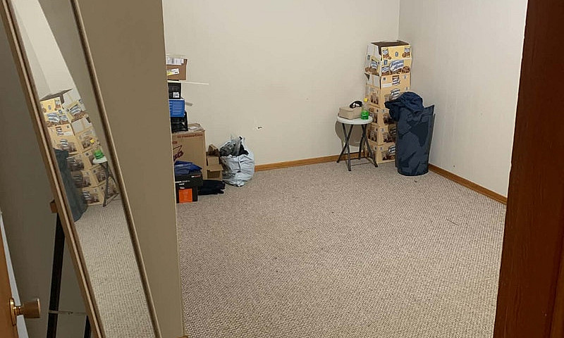 Suite For Rent On Th...