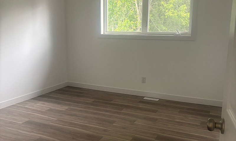 1200 Sq 3 Bedroom Ho...
