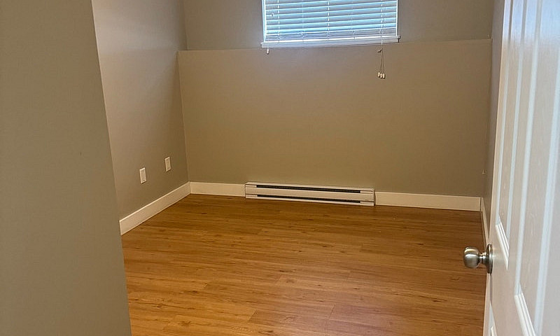 Newer 2-Bedroom Suit...