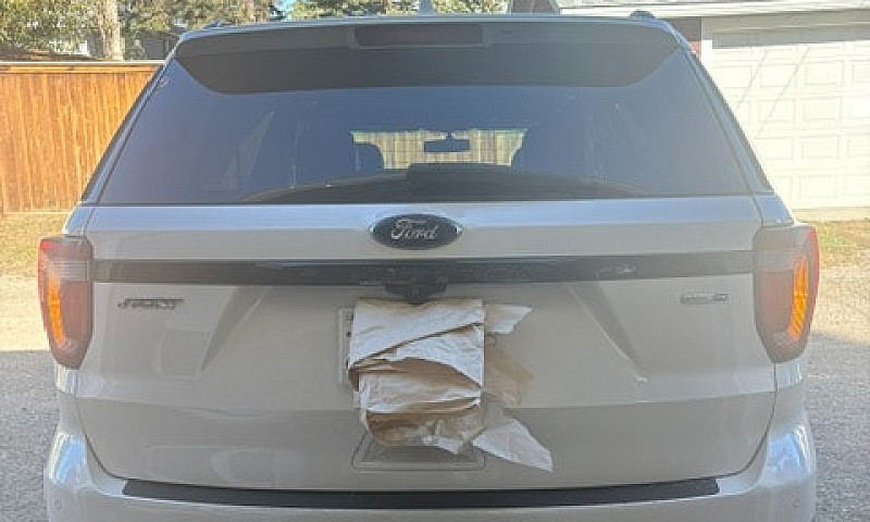 2017 Ford Explorer S...