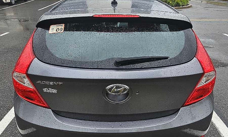 Hyundai Accent 2015...