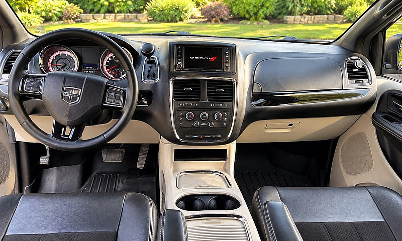 2016 Dodge Grand Car...