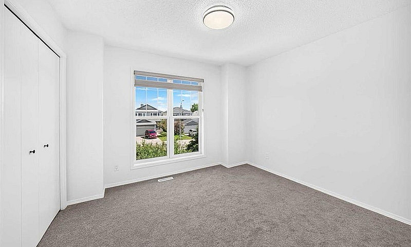 Upper/Main Level — 4...