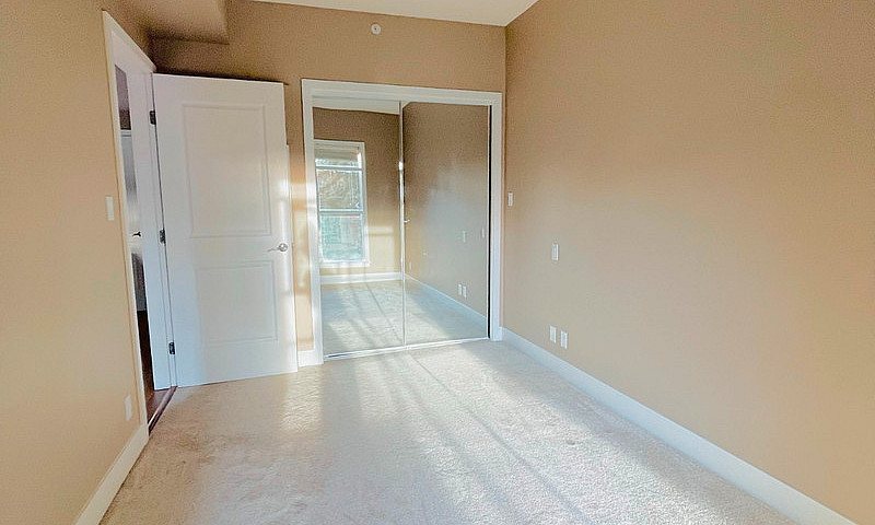 Elegant 1Br/1Ba Suit...