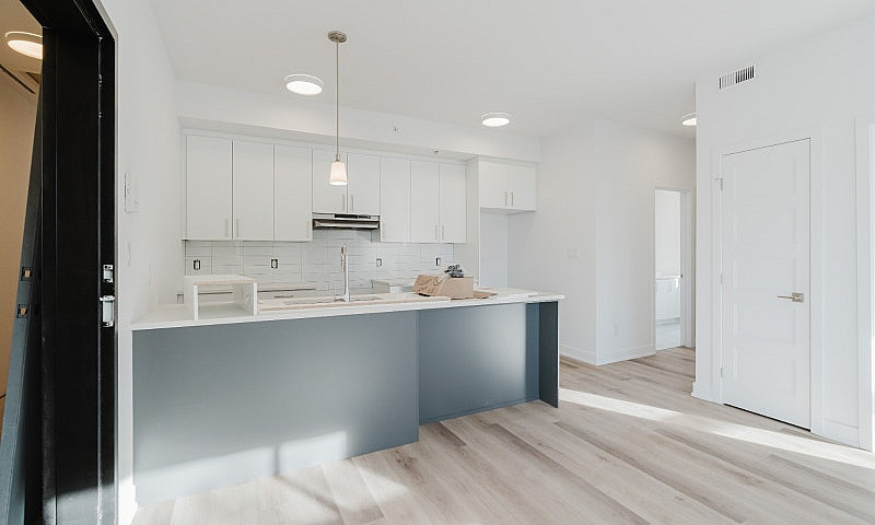 Brand-New 1 Bed | 77...