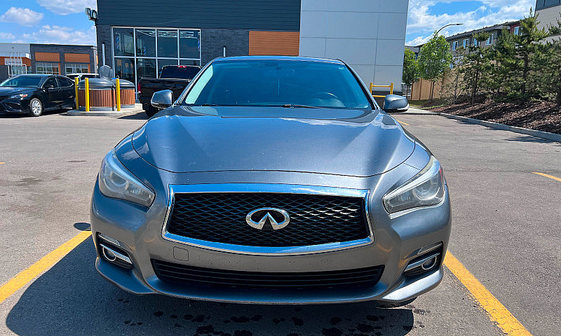 2016 Infinity Q50...