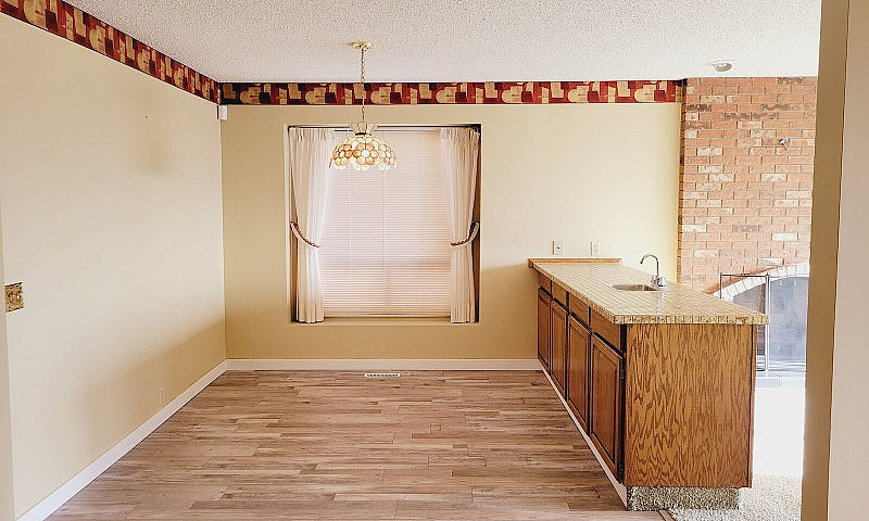 Nearly 2000Sf 3 Bed ...