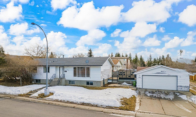 3 Bedroom & 2.5 Bath...