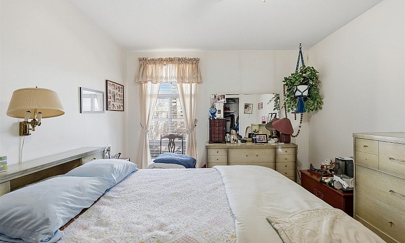 Unit 508, 89 Pine St...