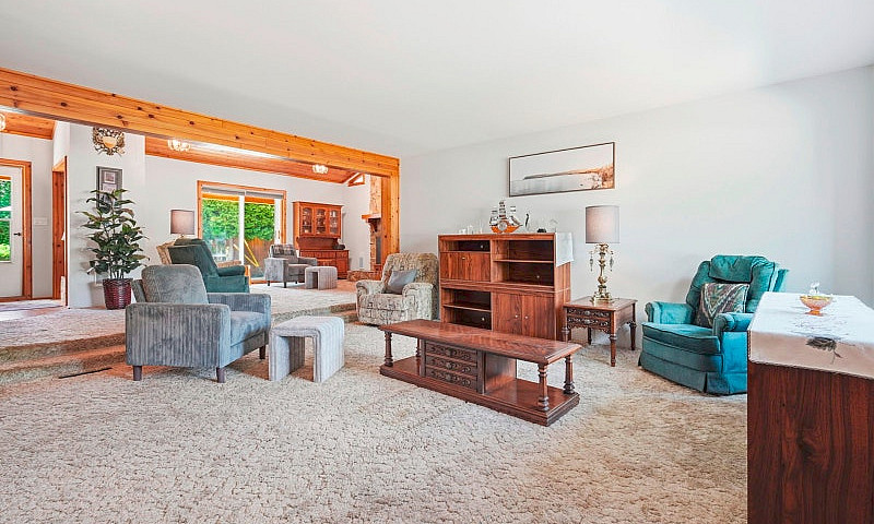 House For Sale In Av...