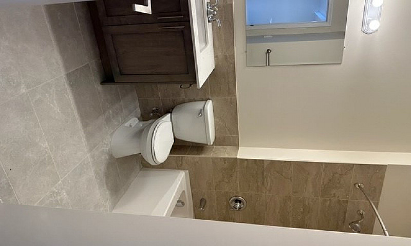 Beautiful 2 Bed, 2 B...