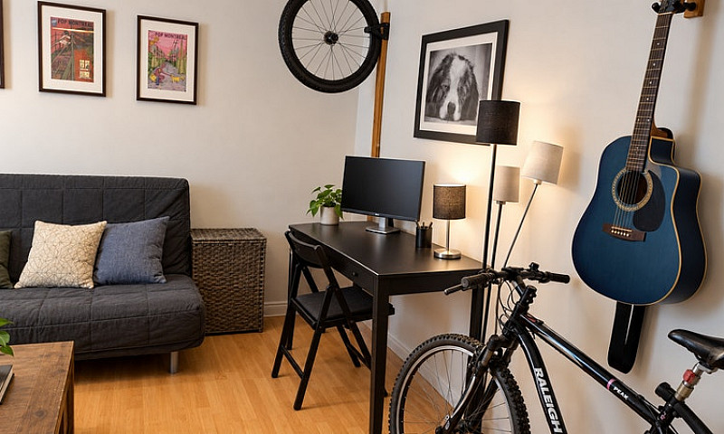 2 Beds 1 Bath Flat...