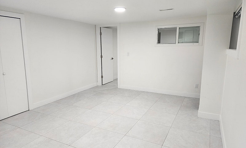 $1600 / 1Br-1Ba Suit...