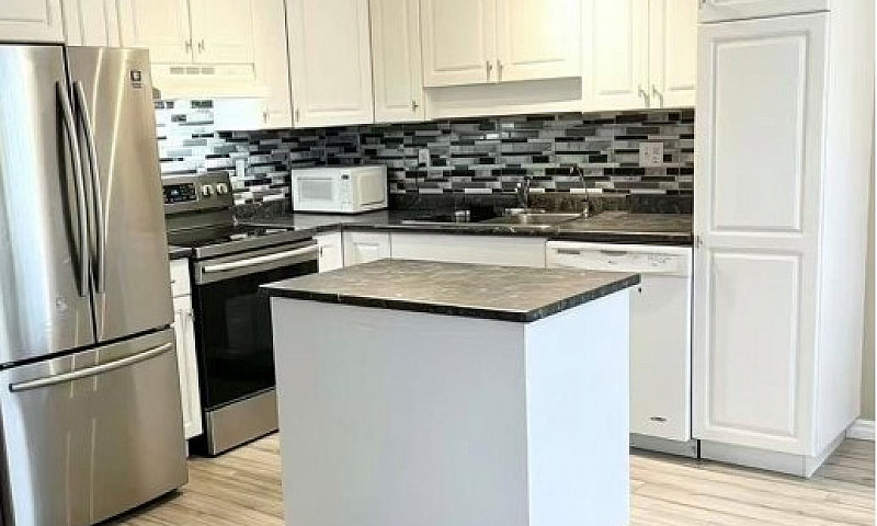 Townhouse For Rent E...