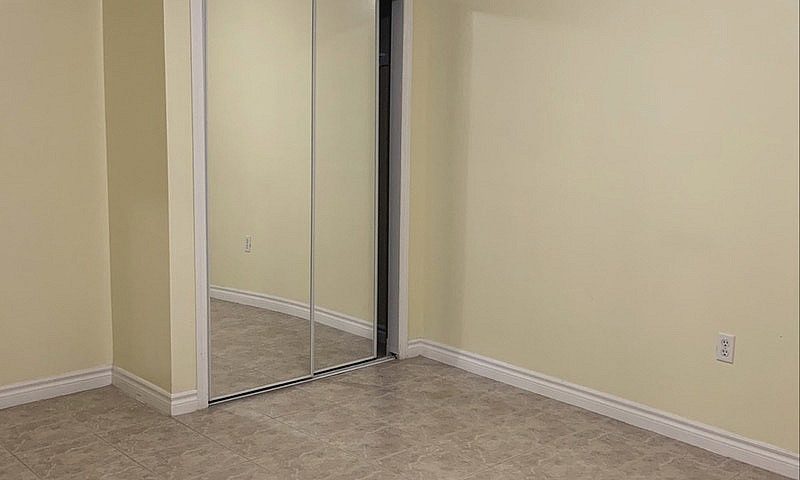 2 Bedroom Walkout Ba...