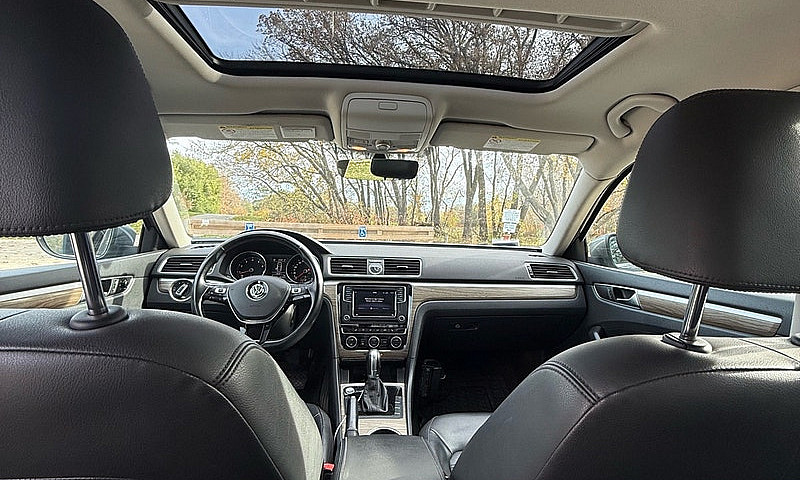 2016 Volkswagen Pass...