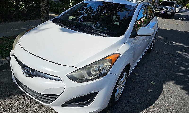 Hyunday Elantra Gt 2...