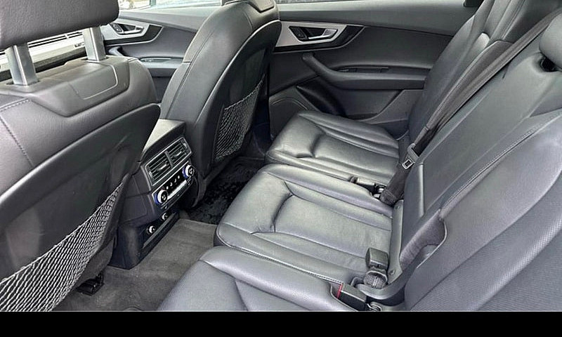 Audi Q7 2019...