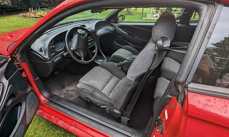 1995 Ford Mustang Gt...