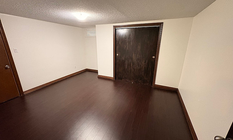 2 Bed Plus Den 1 Bat...