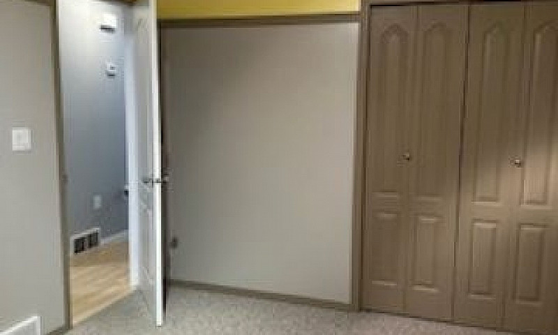 4 Bed 2.5 Bath House...
