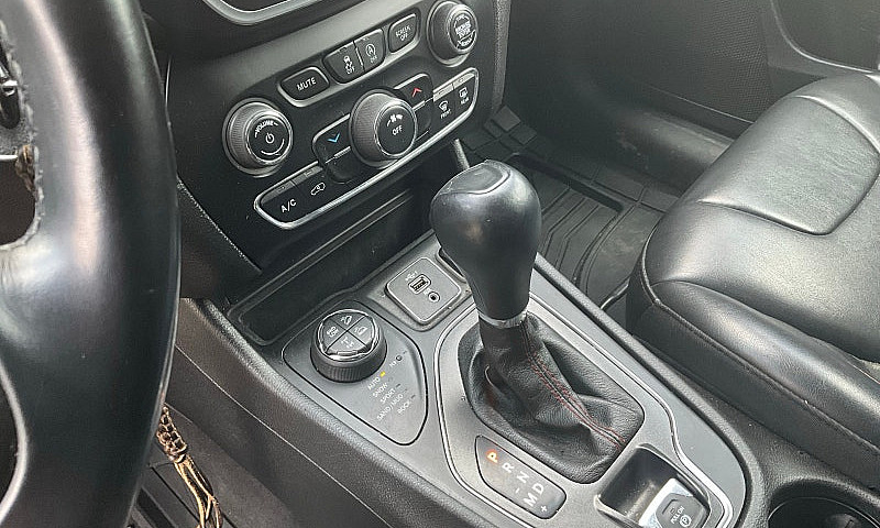 2020 Jeep Cherokee T...