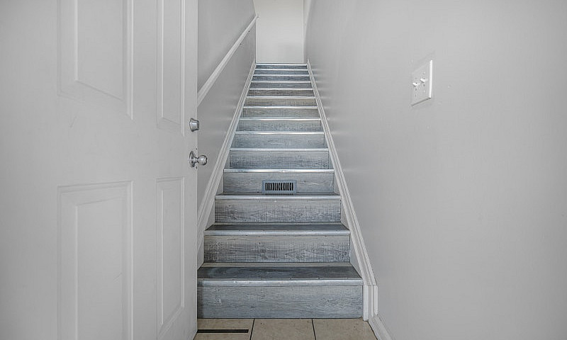 2 Bedroom Condo In S...