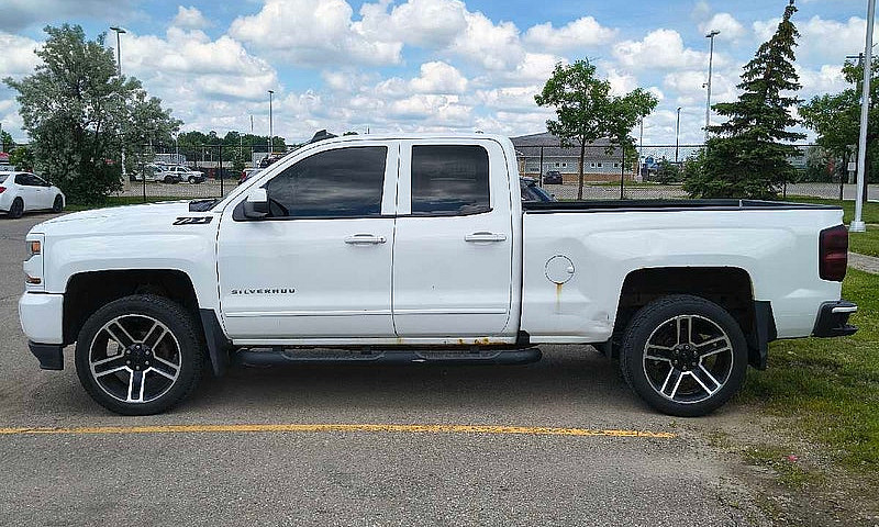 2017 Chevrolet Silve...