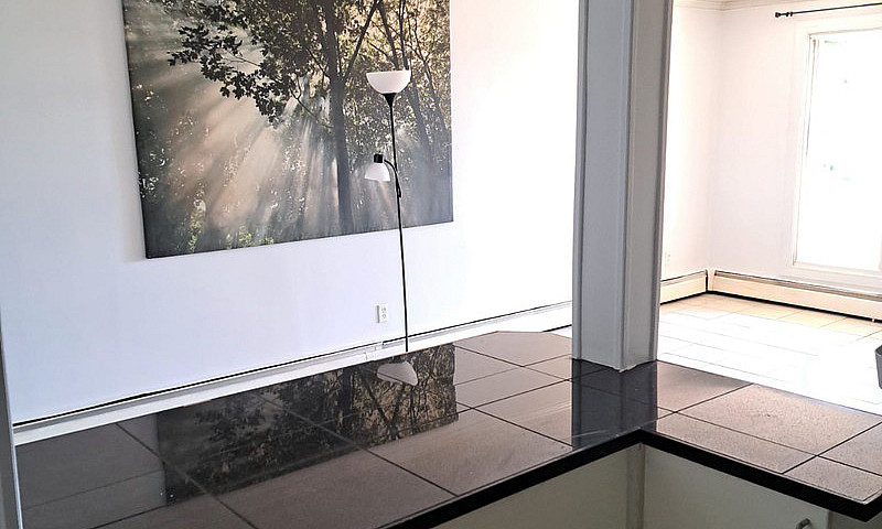 A Beautiful 2 Bedroo...