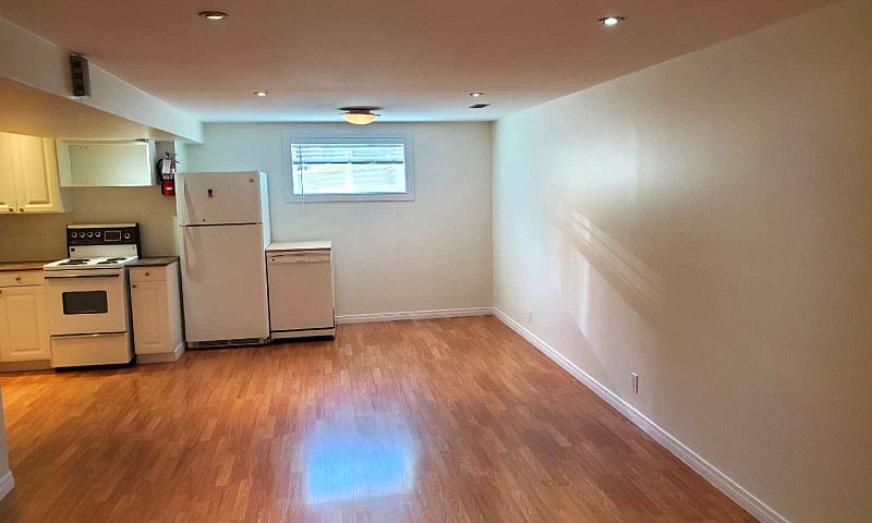 Basement Suite For R...