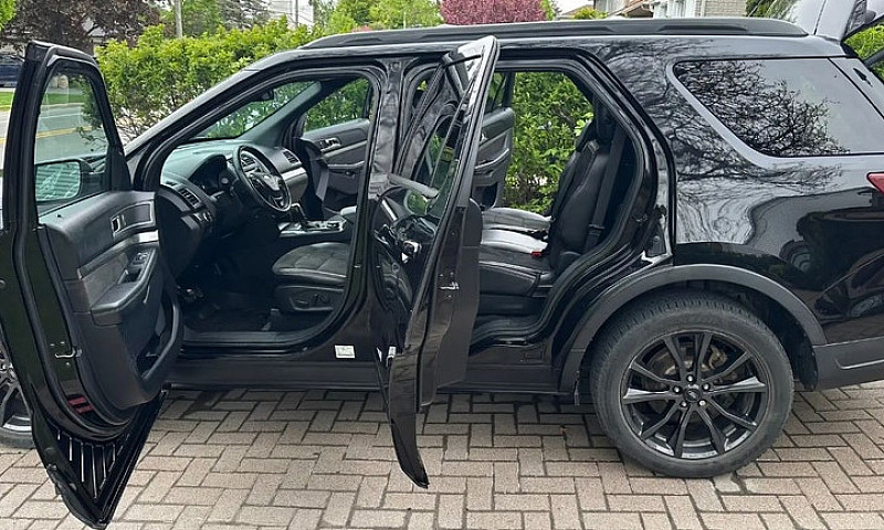 2018 Ford Explorer X...