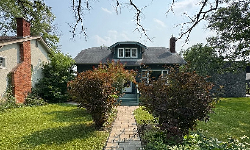 **2 Bed 1 Bath House...