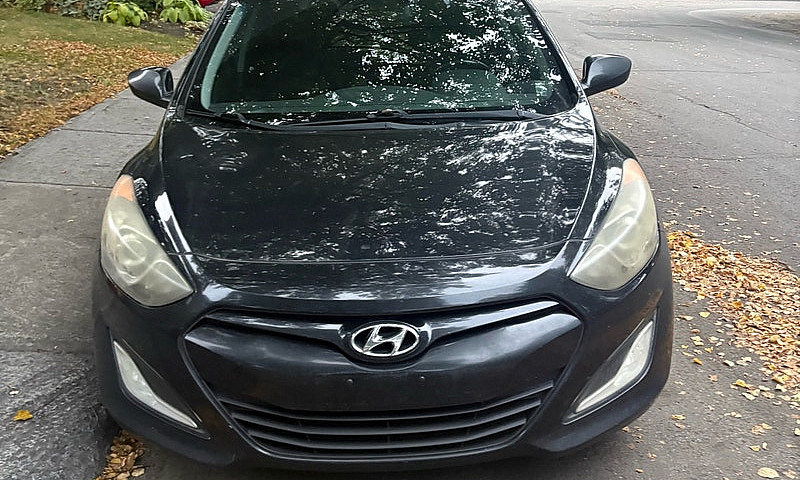 Hyundai Elantra Gt 2...
