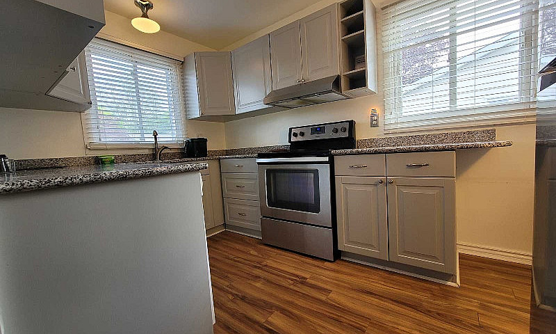 3 Bed 1 Bath Unit In...