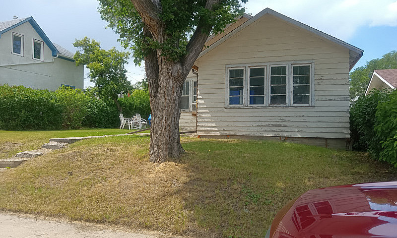 226 5Th Ave Ne Swift...