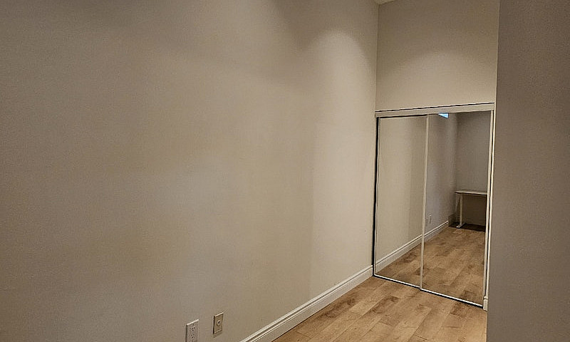 Newly Renovated 1 Be...