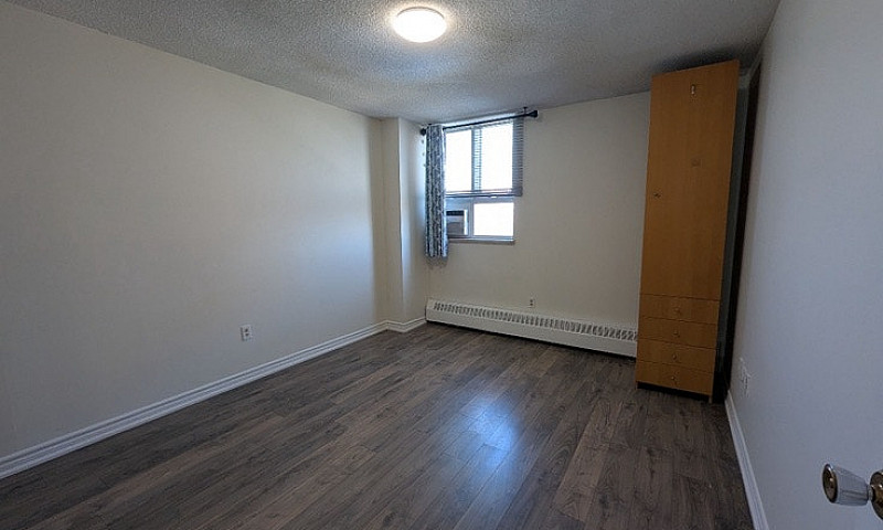 Spacious 2 Bed 2 Bat...