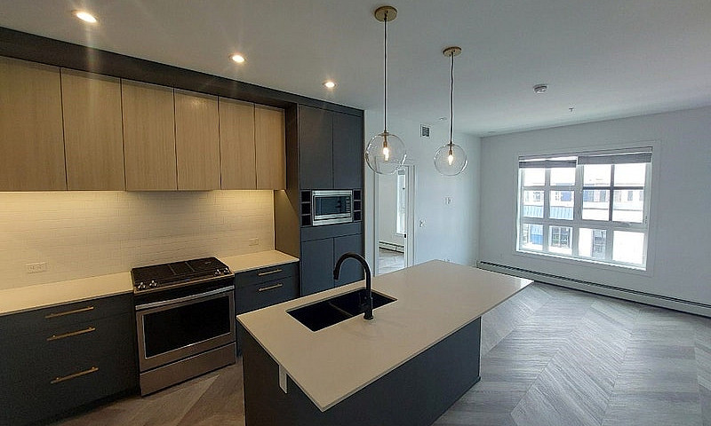 2 Bedroom / 2 Bath U...