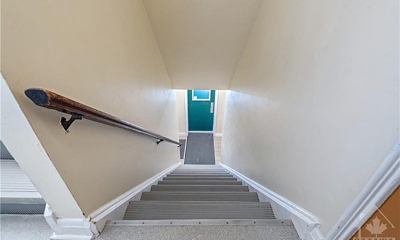 2 Bedroom Apt For Re...